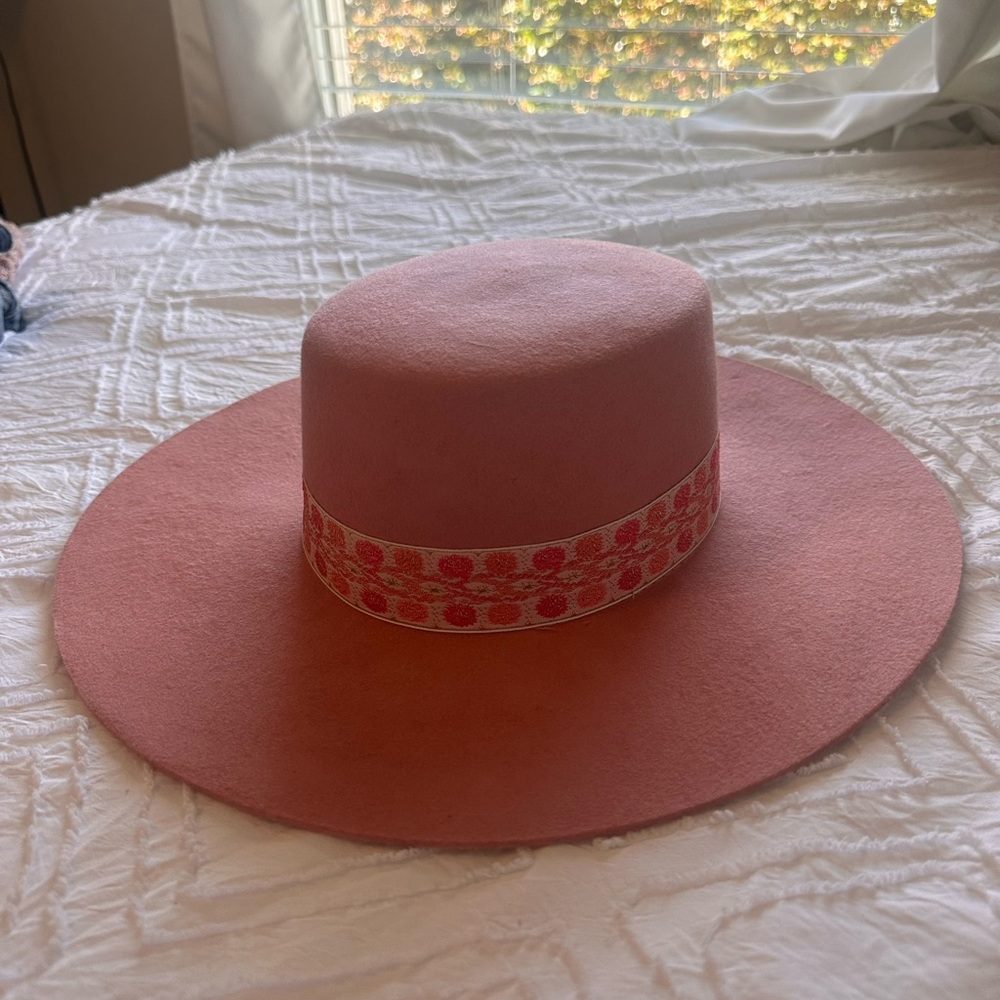 Pink lack of color hat